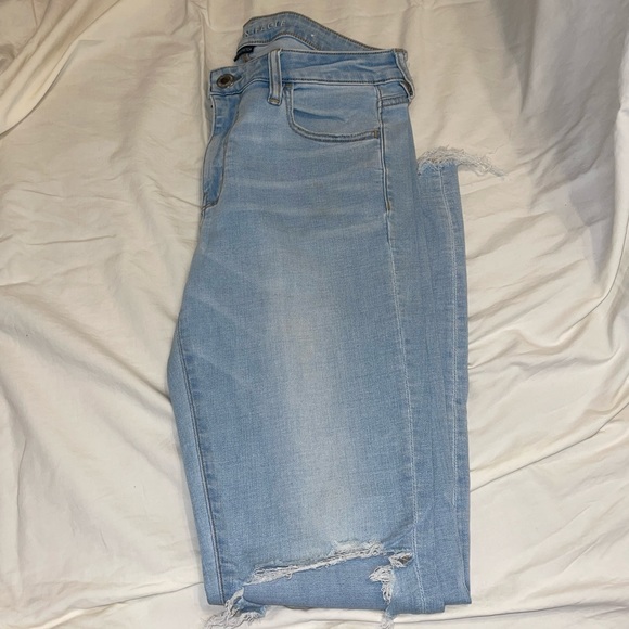 Light Wash American Eagle Jeans - Picture 3 of 5